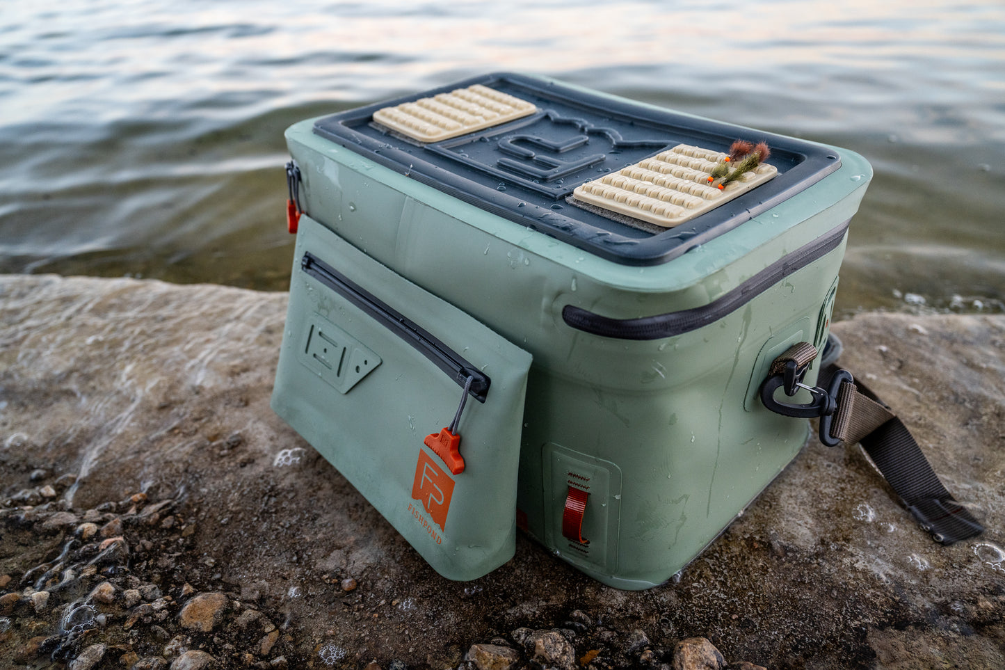 Thunderhead® Submersible Pouch